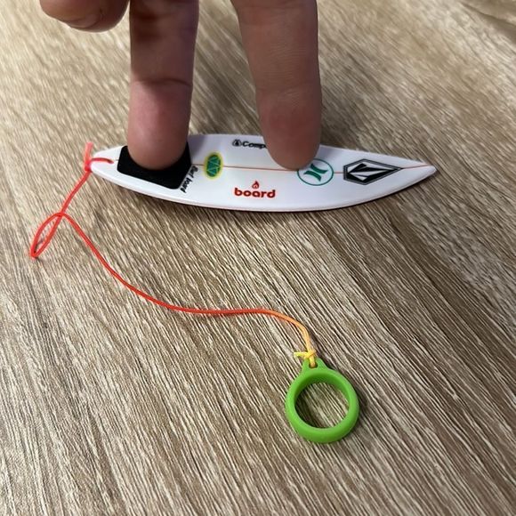 Finger Surfboard (Car Kids Toy, Window Surfboard) 🚘💨👇🏄♀️ - Picture 2 of 5